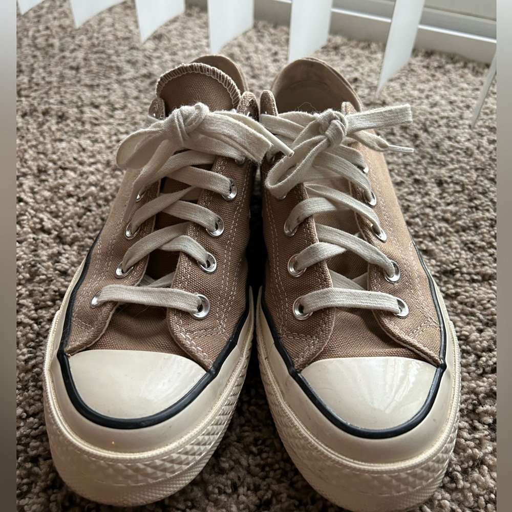 Converse Chuck 70 in Nomad Khaki sizewomen’s 8.5, men’s 6.5.Like new condition!